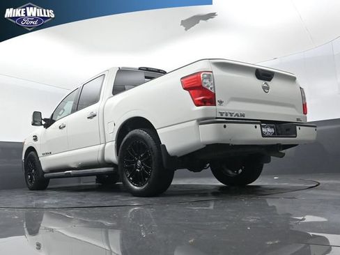 Used 2017 Nissan Titan SL w/ SL Towing Convenience Package RWD image 21