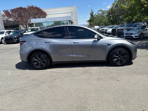 Used 2025 Tesla Model Y Long Range AWD/4WD image 7