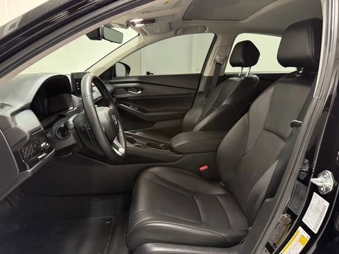 Used 2025 Honda Accord Touring image 9