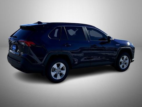 Used 2020 Toyota RAV4 XLE image 5
