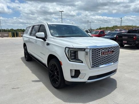 Used 2022 GMC Yukon XL Denali w/ Denali Ultimate Package AWD/4WD image 1
