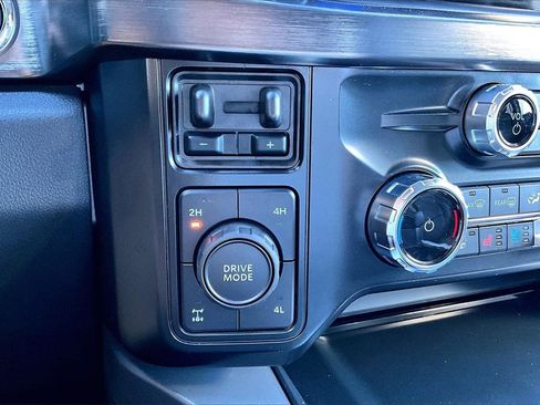 Used 2025 Ford F250 Lariat w/ Black Appearance Package image 17