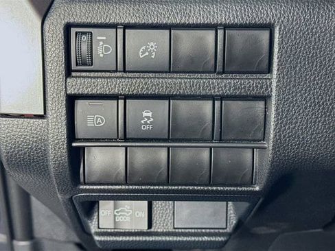 Certified 2024 Toyota Tacoma TRD Off-Road AWD/4WD image 10