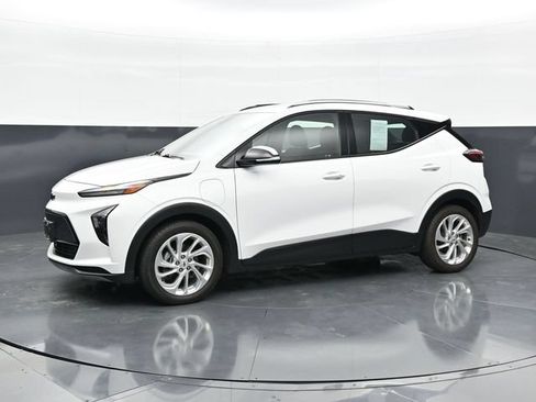 Used 2023 Chevrolet Bolt EUV LT w/ Driver Confidence Package FWD image 6