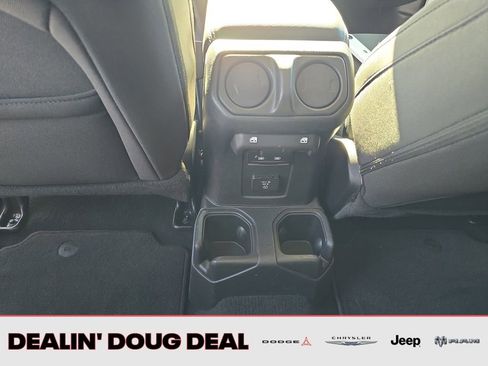Used 2023 Jeep Gladiator Overland image 27