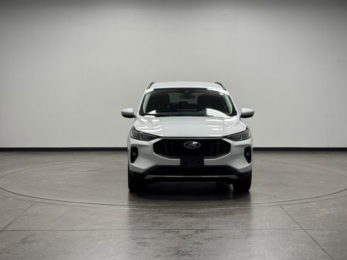 Used 2025 Ford Escape Platinum image 3