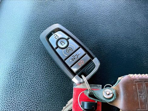 Used 2022 Ford F150 XLT w/ Equipment Group 302A High image 13