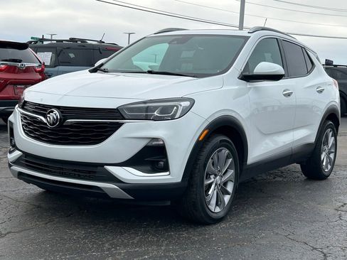 Used 2023 Buick Encore GX Essence w/ Experience Buick Package image 3