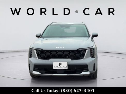 Certified 2025 Kia Sorento EX image 8