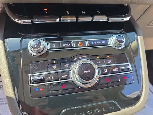 Used 2022 Lincoln Corsair FWD image 17