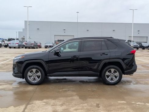 Used 2025 Toyota RAV4 XLE FWD image 3
