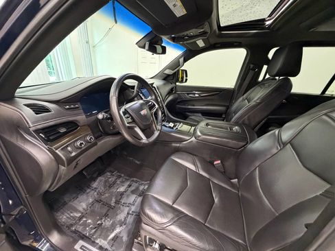 Used 2017 Cadillac Escalade ESV Platinum AWD/4WD image 14