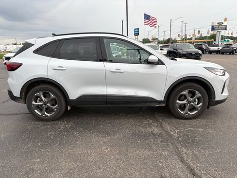 Used 2025 Ford Escape ST-Line Select AWD/4WD image 10