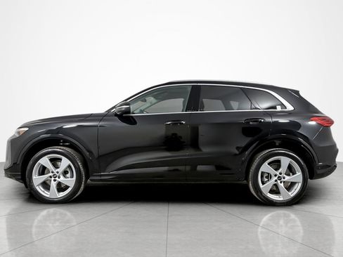 Used 2025 Audi Q5 Premium Plus w/ Premium Plus AWD/4WD image 2