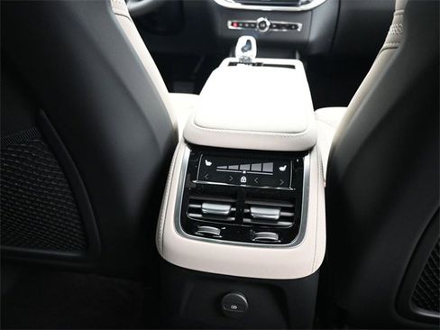 New 2026 Volvo XC90 T8 Plus image 37