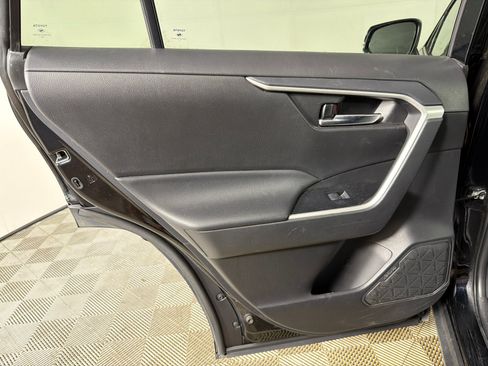 Used 2022 Toyota RAV4 XLE FWD image 21