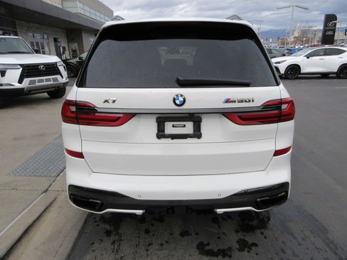 Used 2021 BMW X7 M50i image 7