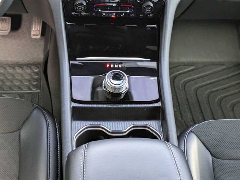 Used 2024 Jeep Grand Cherokee L Altitude image 19