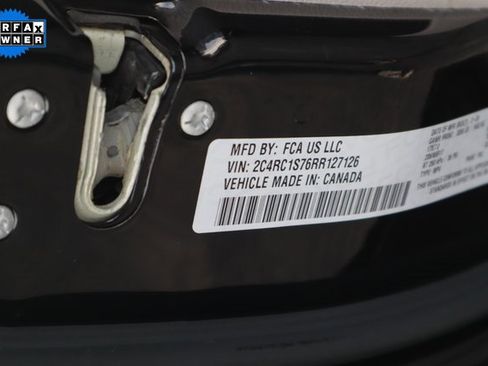 Used 2024 Chrysler Pacifica Select image 30