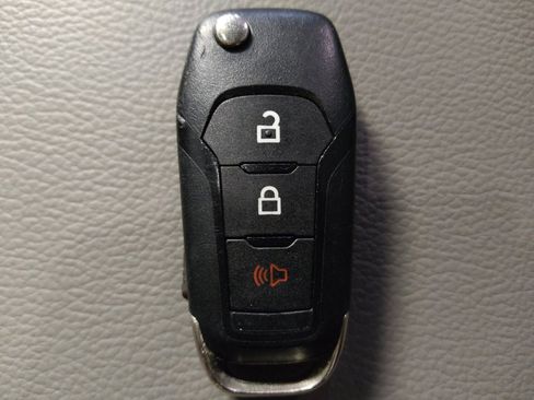 Used 2016 Ford F150 XL w/ Equipment Group 101A Mid RWD image 32