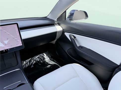 Used 2021 Tesla Model 3 Standard Range Plus image 51
