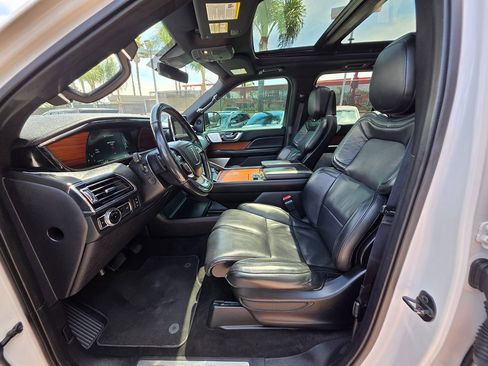 Used 2019 Lincoln Navigator Reserve w/ Cargo Package image 24