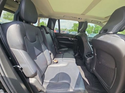 Used 2019 Volvo XC90 T5 Momentum w/ Protection Package Premier image 18