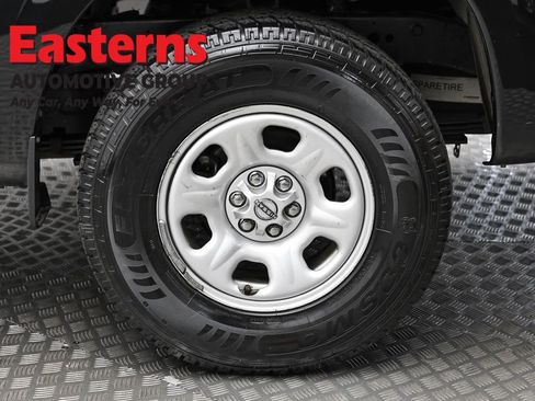 Used 2022 Nissan Frontier S RWD image 8