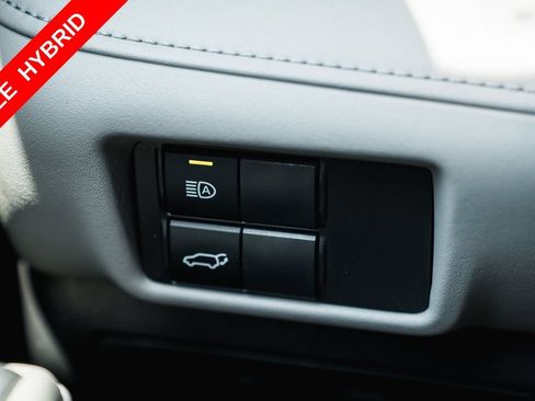 Used 2022 Toyota Highlander XLE FWD image 12