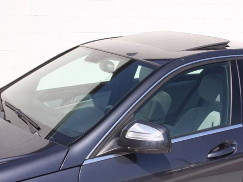 Used 2009 Mercedes-Benz C 300 4MATIC Sedan image 13