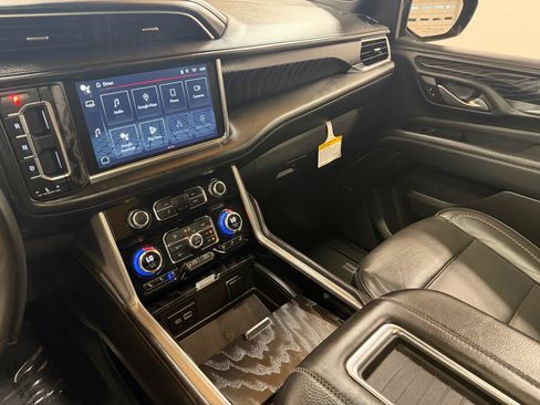 Used 2023 GMC Yukon Denali AWD/4WD image 21