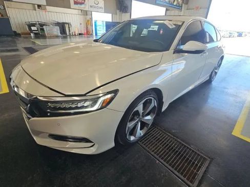 Used 2018 Honda Accord Touring image 1