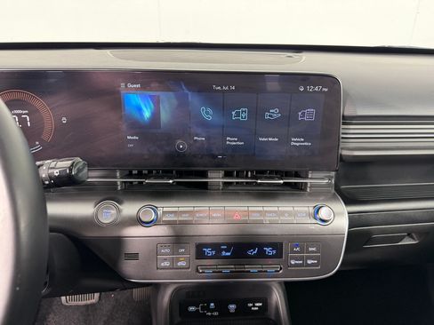 Used 2024 Hyundai Kona SEL AWD/4WD image 18