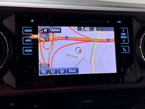 Used 2018 Toyota Tacoma TRD Off-Road image 4