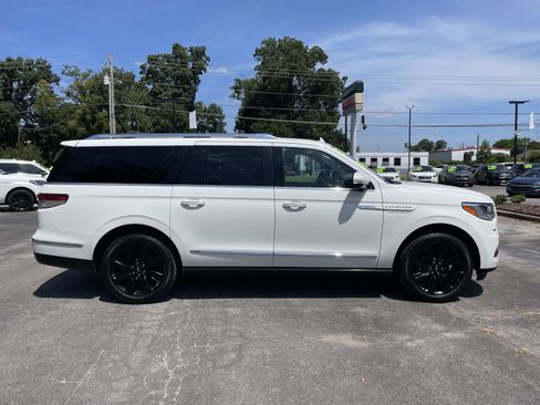 Used 2022 Lincoln Navigator L Reserve w/ Monochromatic Package RWD image 2