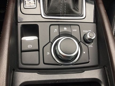 Used 2018 MAZDA MAZDA3 Touring FWD image 34
