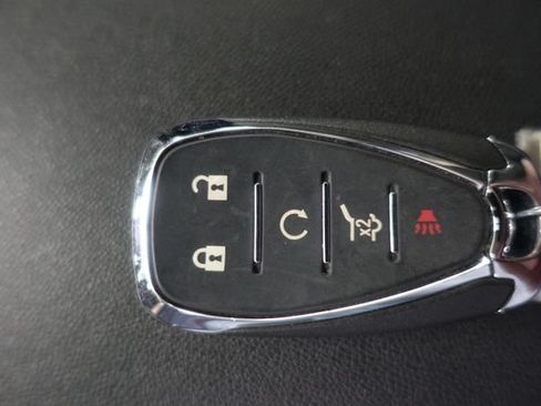 Used 2024 Chevrolet Equinox LT FWD image 17