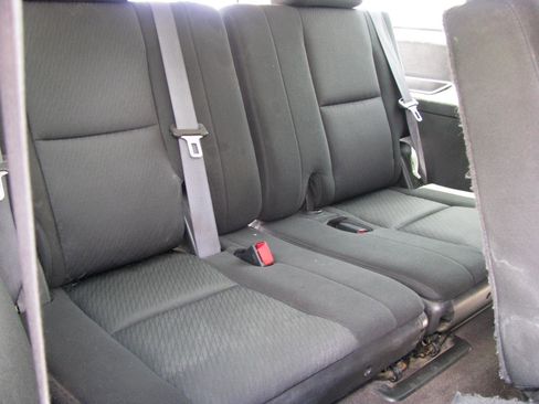 Used 2010 Chevrolet Suburban LS RWD image 17