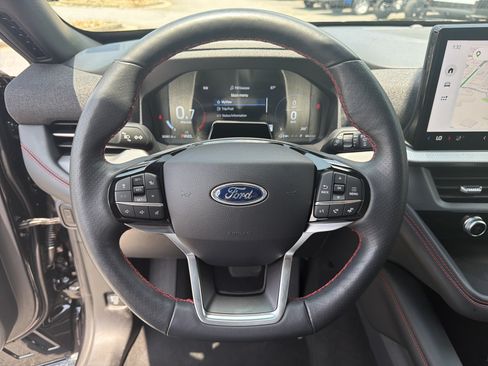 Used 2025 Ford Explorer ST-Line AWD/4WD image 29
