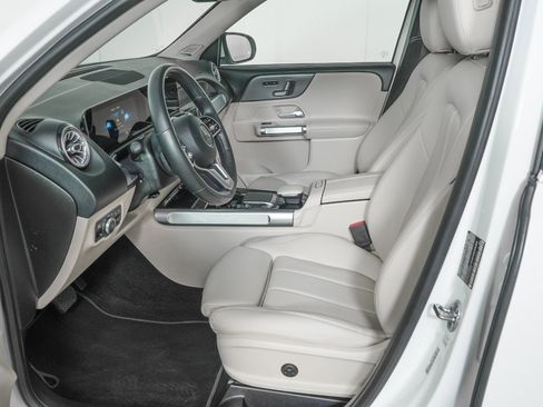 Used 2021 Mercedes-Benz GLB 250 image 14