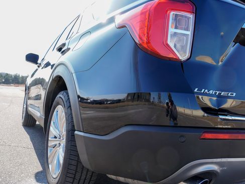 Used 2022 Ford Explorer Limited w/ Limited Technology Package image 29