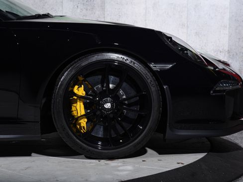 Used 2016 Porsche 911 R RWD image 40