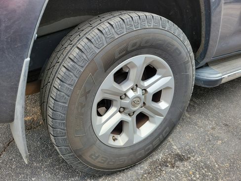 Used 2018 Toyota 4Runner SR5 Premium image 7