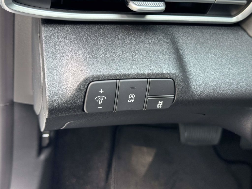 New 2026 Hyundai Elantra SE FWD image 24