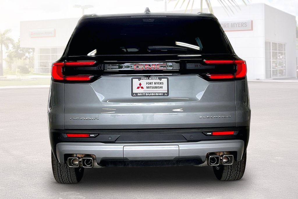 Used 2026 GMC Acadia Elevation w/ Elevation Premium Package FWD image 18