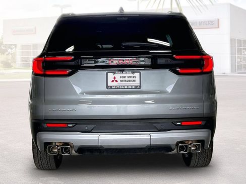 Used 2026 GMC Acadia Elevation w/ Elevation Premium Package FWD image 18