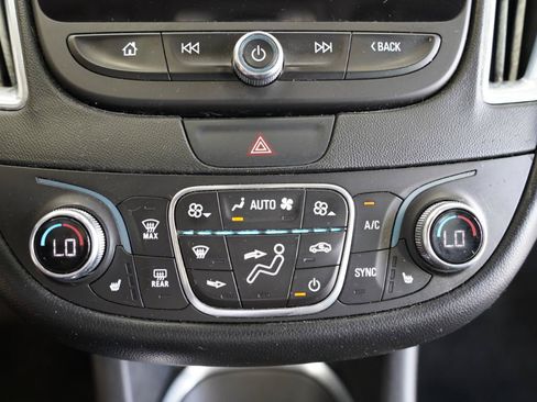 Used 2016 Chevrolet Malibu Hybrid w/ Leather Package FWD image 21