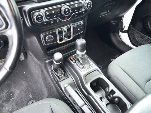 Used 2021 Jeep Wrangler Unlimited Sport image 32