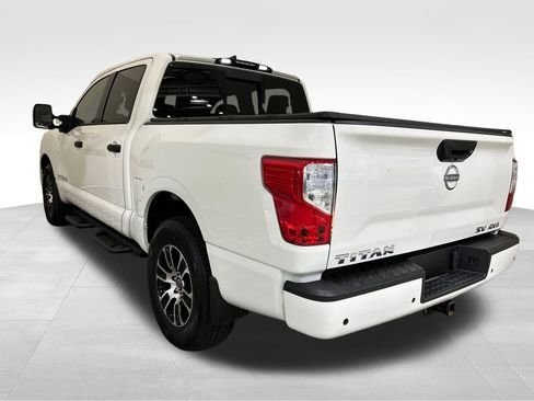 Used 2024 Nissan Titan SV w/ SV Convenience Package AWD/4WD image 3