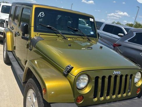 Used 2008 Jeep Wrangler Unlimited Sahara w/ Dual Top Group AWD/4WD image 3